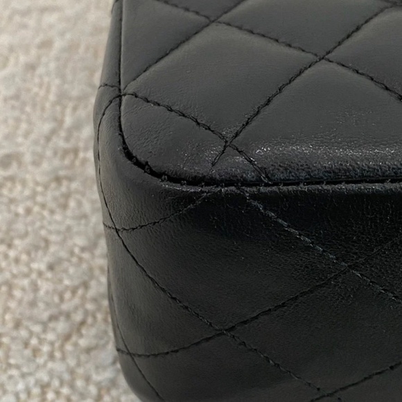 Authentic Chanel Classic Flap Black Medium Lambskin SHW - Picture 9 of 16